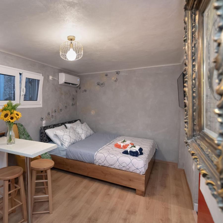 Cozy Tiny Apartment In The Heart Of Plaka Athen Eksteriør billede