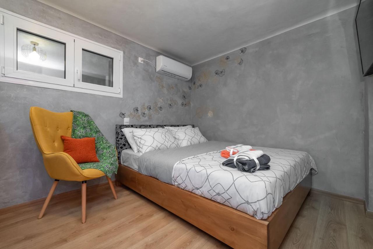 Cozy Tiny Apartment In The Heart Of Plaka Athen Eksteriør billede